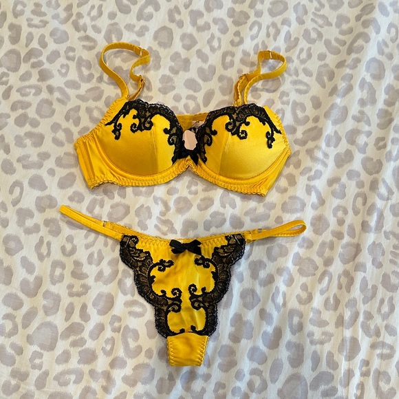 Agent Provocateur Molly Yellow and Black 3 Piece Lingerie Set 32B/2 - Picture 2 of 13